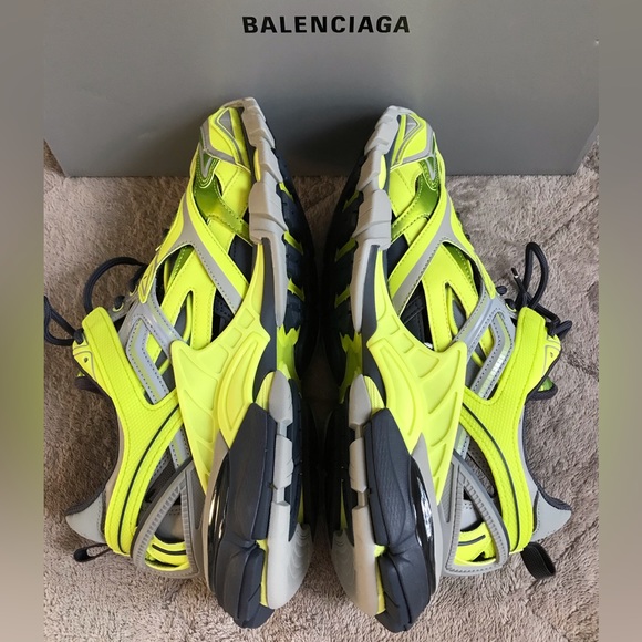 BALENCIAGA Track 2.0 Sneakers 🎉Host Pick🔥 - Picture 8 of 10